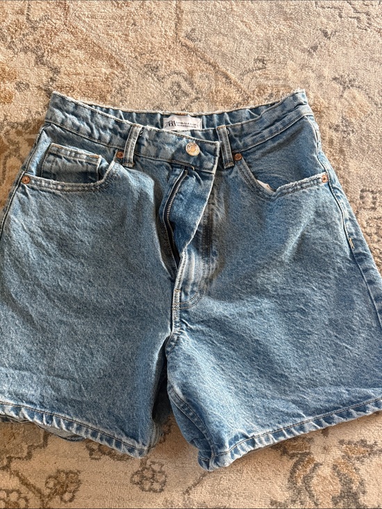 Zara Pants - Zara light blue denim jeans with tan stitching
